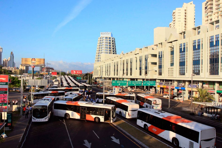Panamá afronta huelga de transportistas en vísperas de Cumbre de las Américas