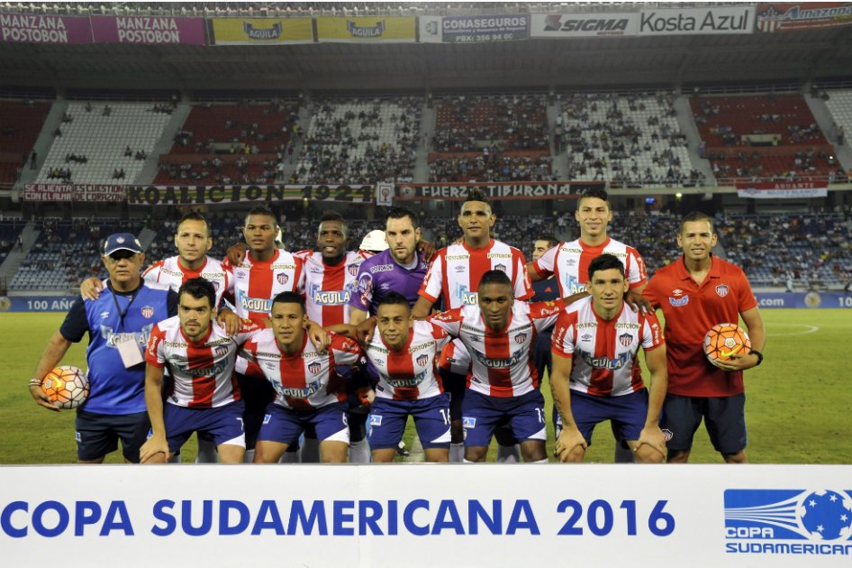 Júnior buscará enderezar su presente visitando a Wanderers en Uruguay
