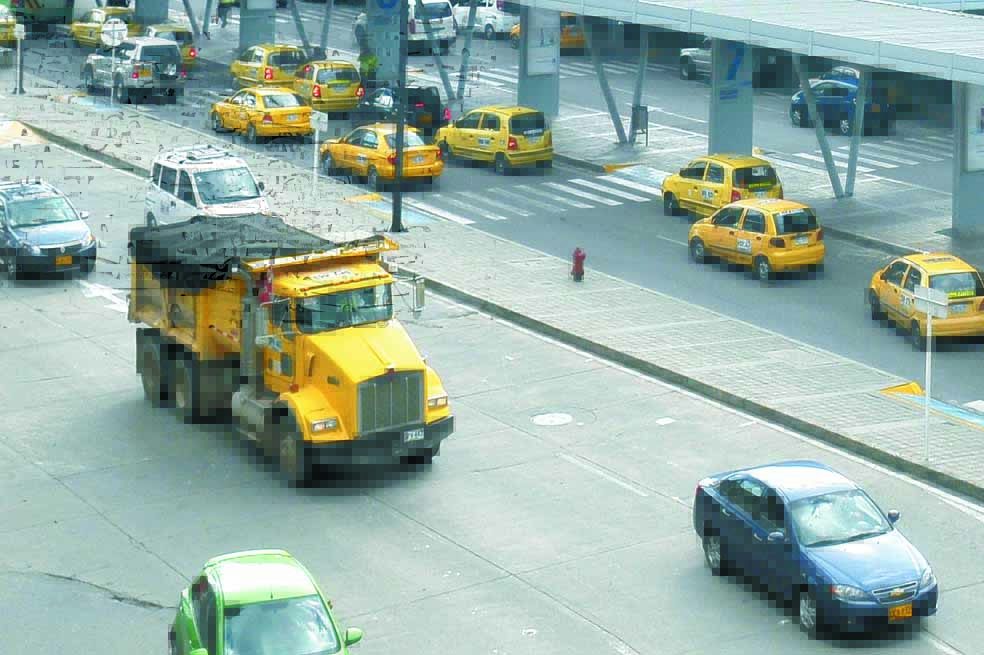 ¿Se acaba el monopolio de taxis en aeropuertos?