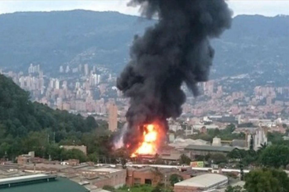 Dos heridos y cuantiosos daños materiales dejó incendio en fábrica de Itagüí