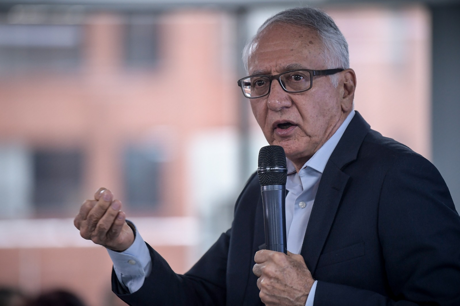 Ministro de Salud responsabiliza a Sanitas: “Les hemos pagado absolutamente todo”