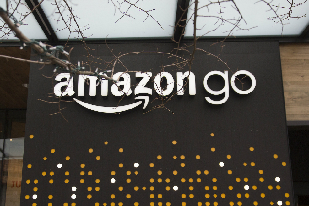 Amazon prepara un sistema para pagar con la palma de la mano en tiendas