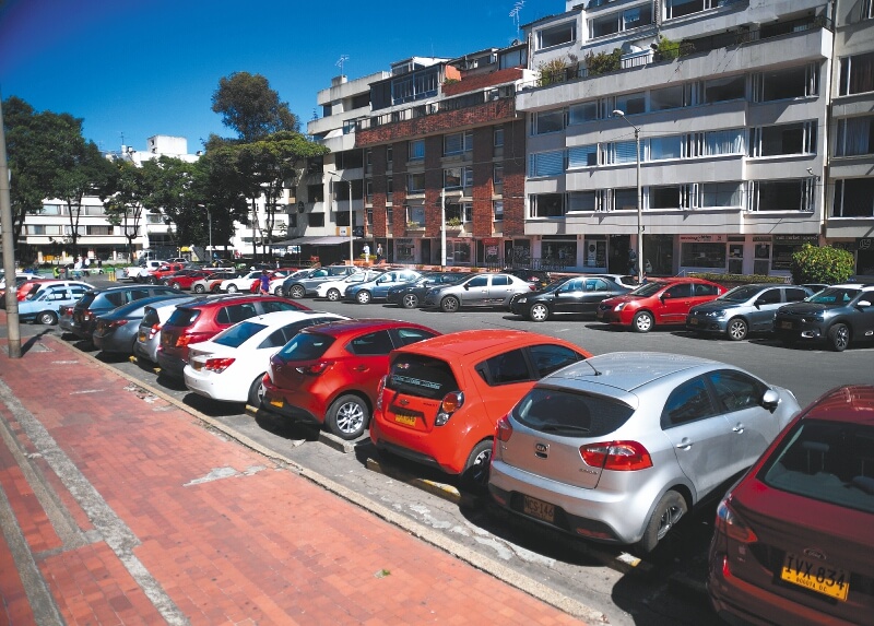 Cámara aprueba proyecto que consagra zonas de parqueo por horas