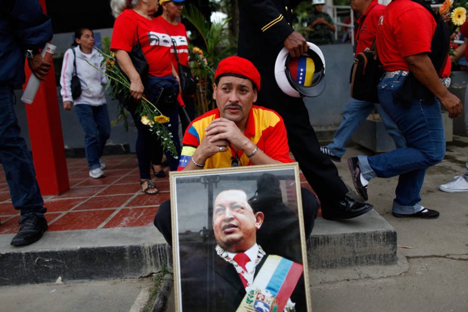 Ceremonia de despedida de Chávez comienza con acto religioso