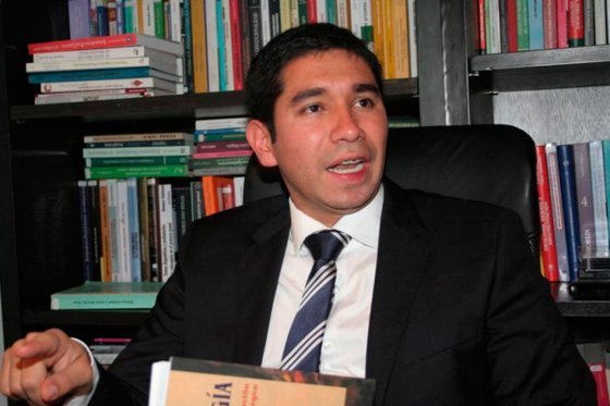Capitán que habría amenazado a Gustavo Moreno tenía permiso para visitarlo: Ejército