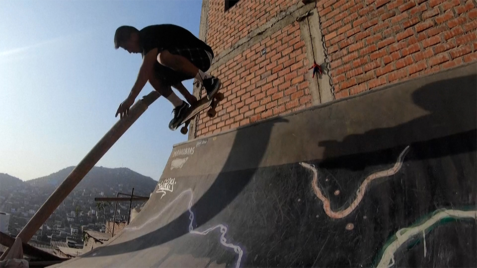 Skate, una salida que aleja a los jóvenes de las pandillas en los barrios de Perú