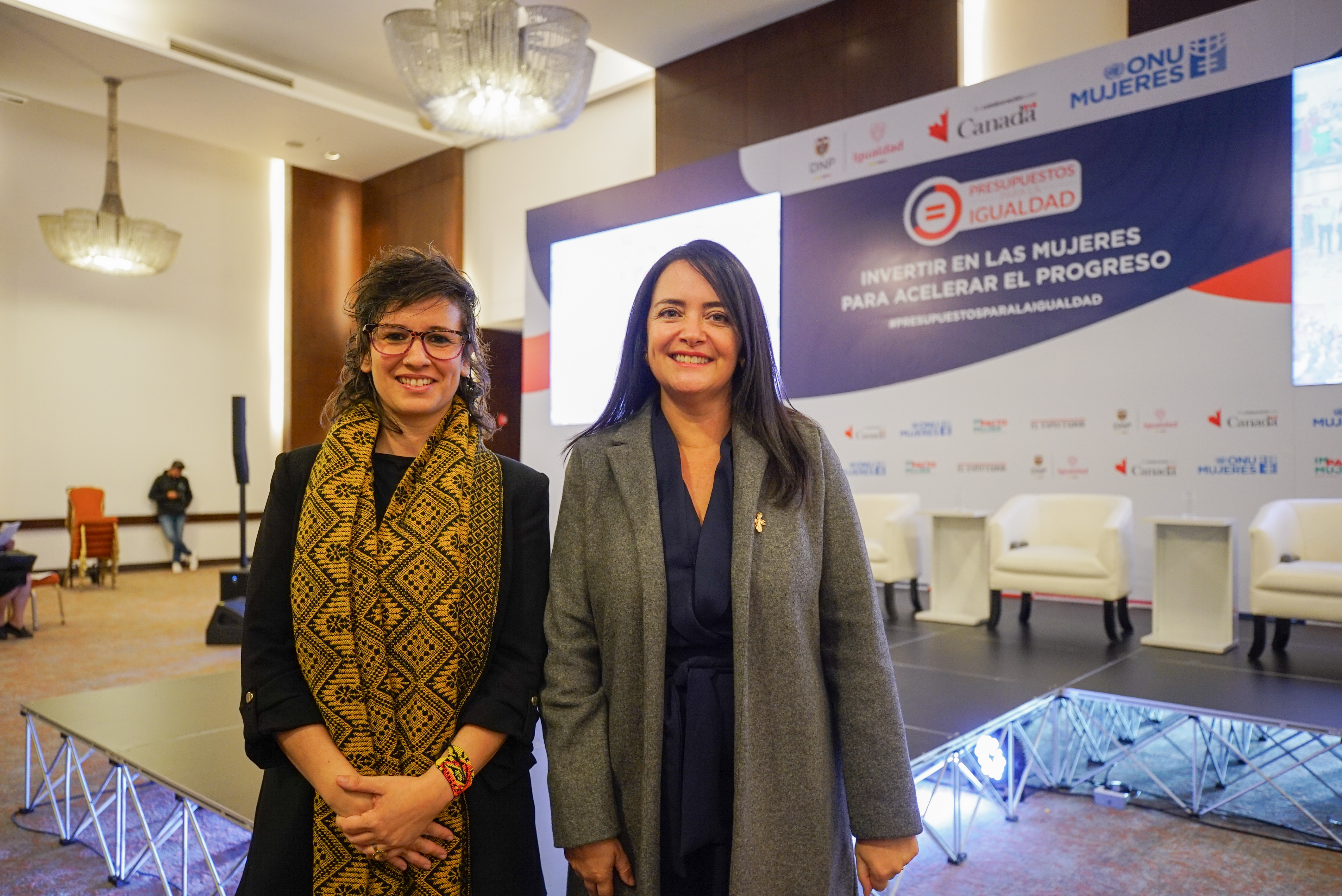 La viceministra de las Mujeres de Minigualdad, Tamara Ospina, junto con María Inés Salamanca, representante adjunta de ONU Mujeres Colombia.