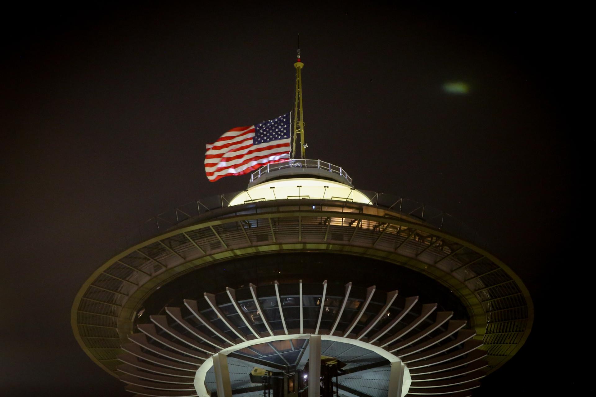 “Pensé que eran fuegos artificiales”: así vivieron tiroteo en Seattle que dejó tres muertos