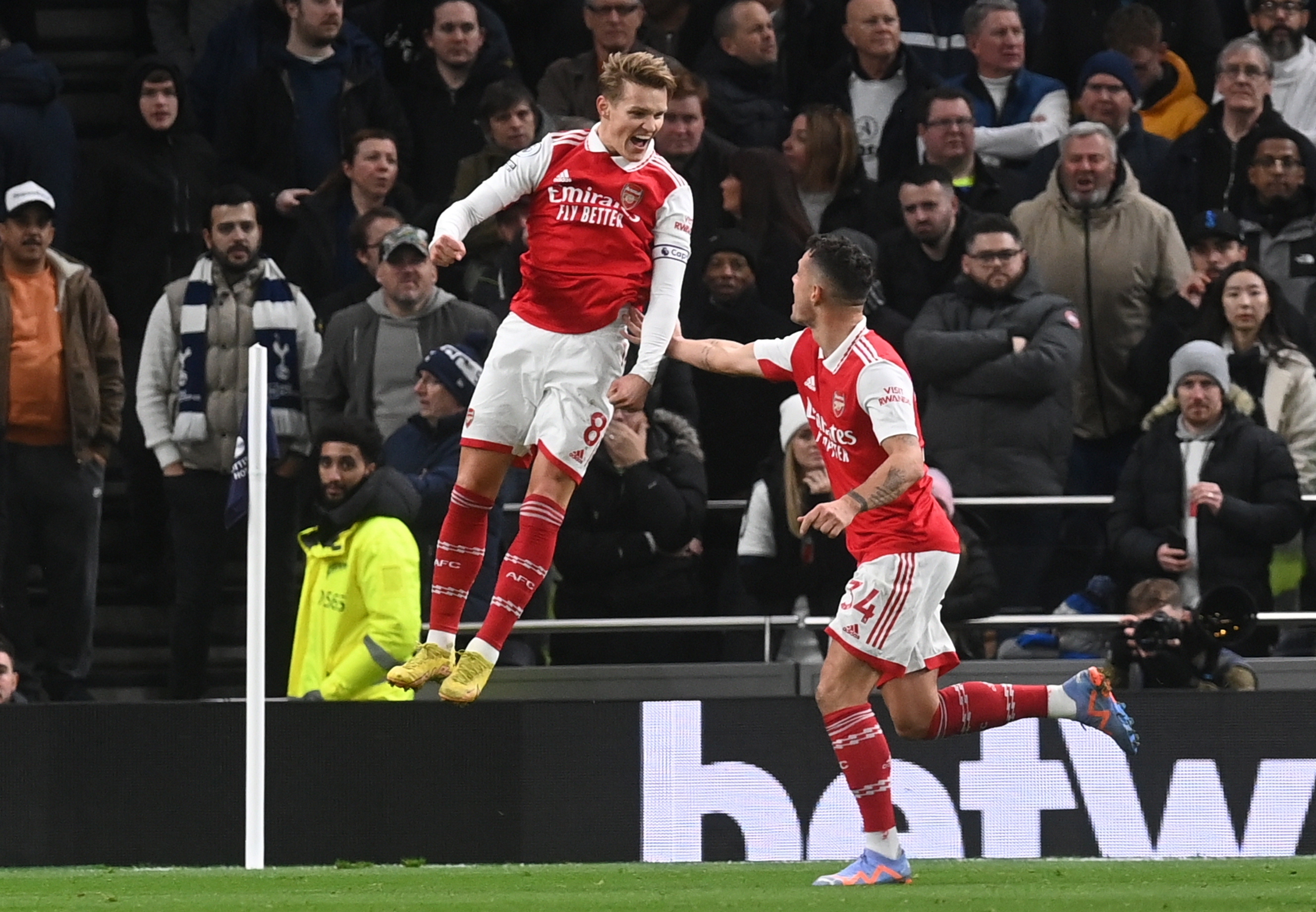 Premier League: Arsenal venció a Tottenham y Chelsea volvió a sumar de a tres