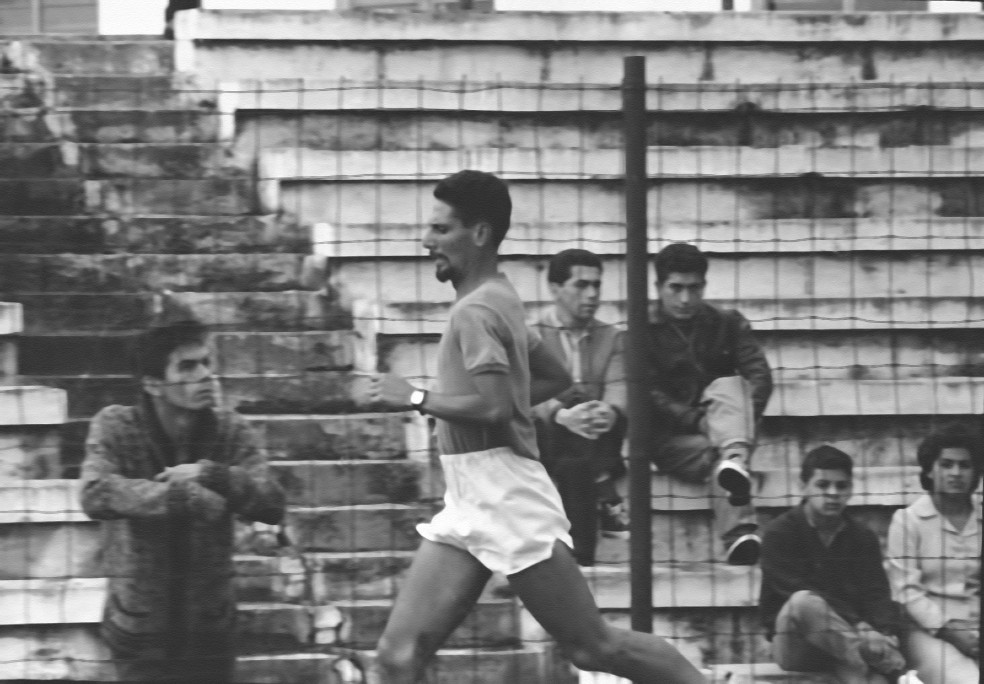 Atleta corriendo durante un entrenamiento.
