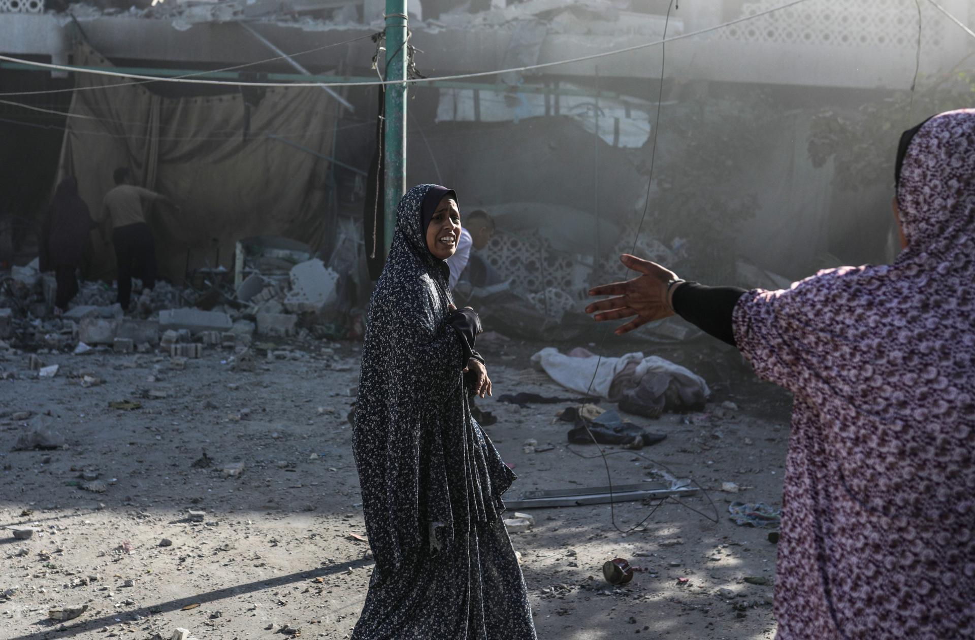 Menstruar en medio de la guerra: la crisis que sufren unas 700.000 mujeres en Gaza