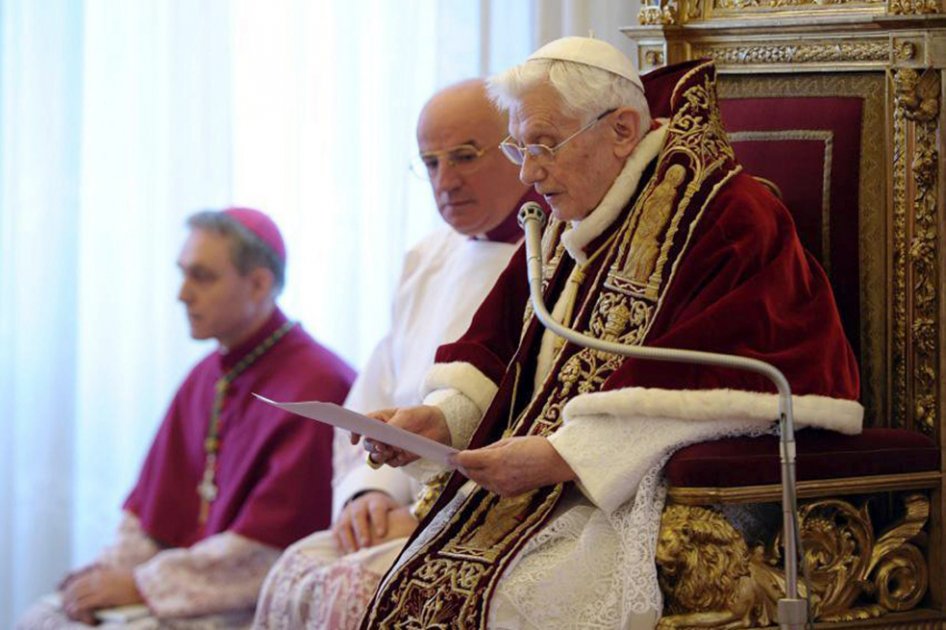 Papa reitera que renunció en plena libertad y por el bien de la Iglesia