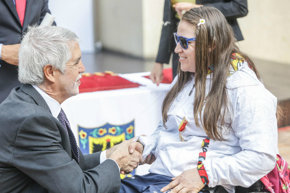 Enrique Peñalosa homenajeó a los deportistas colombianos que brillaron en los Juegos Paralímpicos