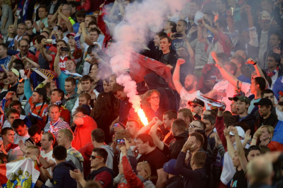 Hinchas rusos expulsados de Francia tras altercados en Marsella