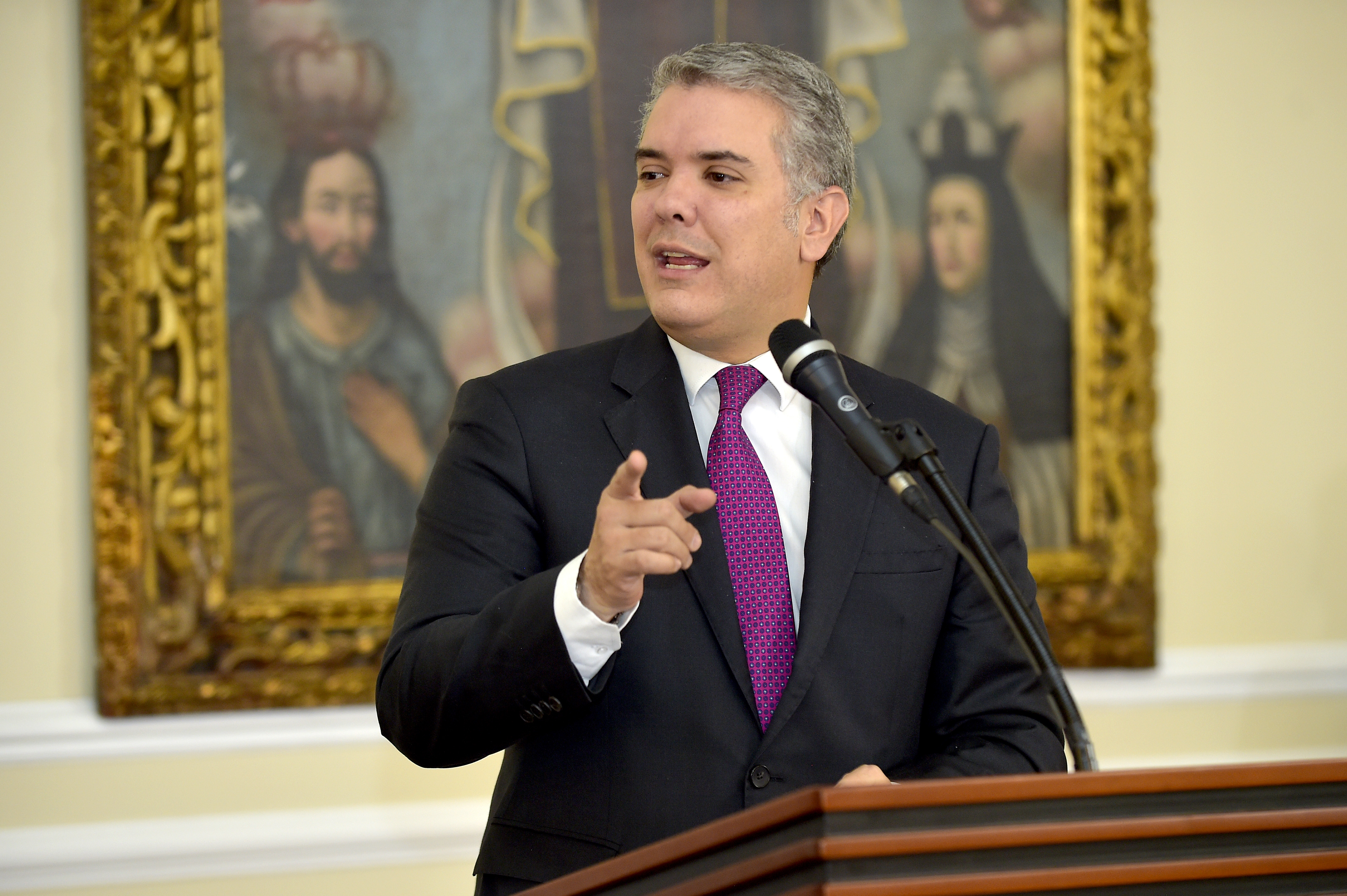 “Colombia dice no a hampones que pretenden usurpar la ternura de niños”: Duque