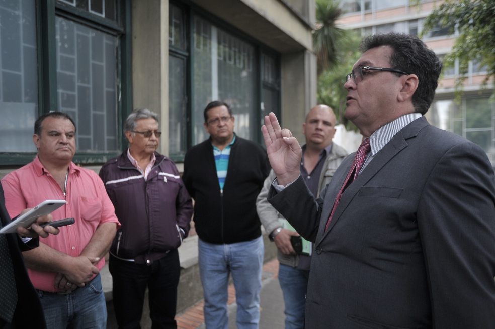 Parte del grupo que componen Gilberto Vera, Abrahám Bolívar, Juan Murcia Becerra, Hernando Ruiz, Osman Ramírez, José Rodríguez y Alberto Palma lideran esta disidencia camionera.  / Óscar Pérez