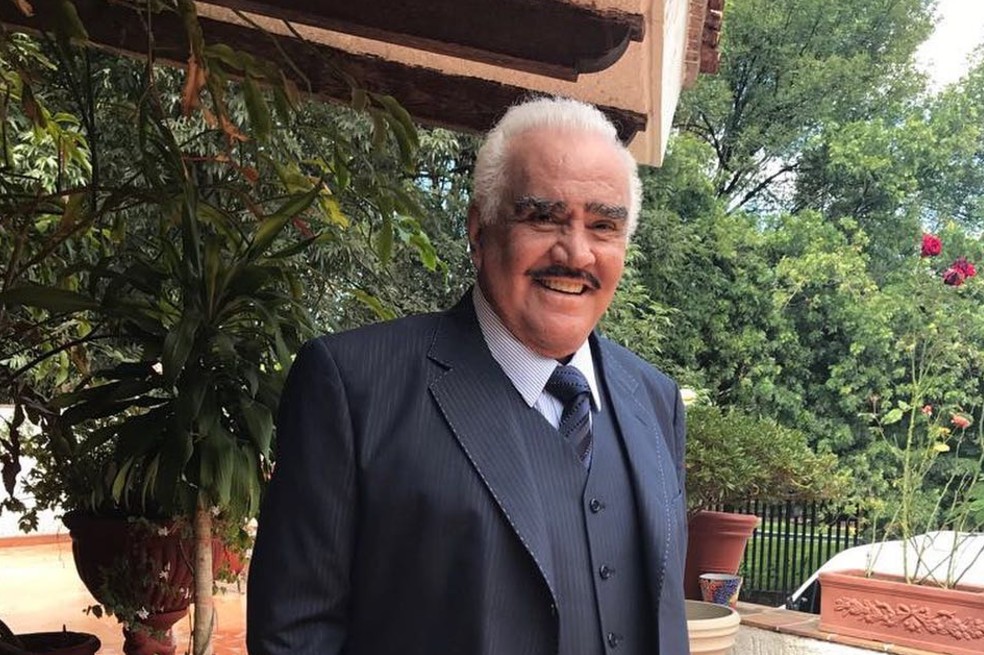 Médicos descartan daño cerebral de Vicente Fernández aunque se mantiene grave