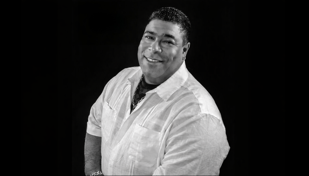 Félix Rosario, cantante de música tropical y bachata.