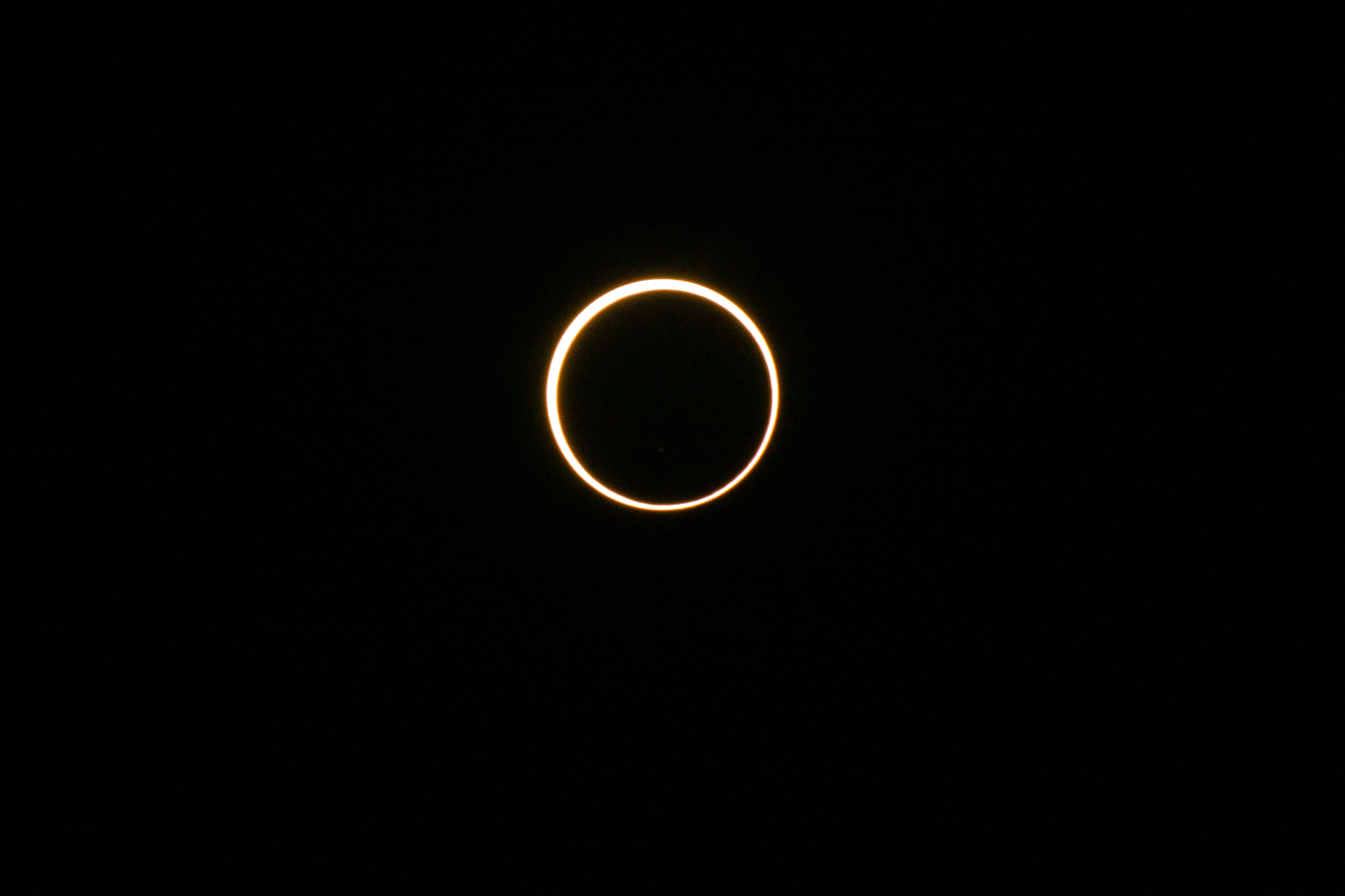 Las imágenes que dejó el eclipse anular de Sol en América