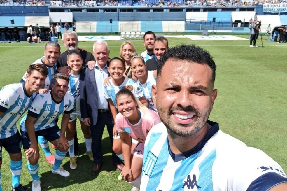 Racing de Avellaneda presentó oficialmente a Edwin Cardona