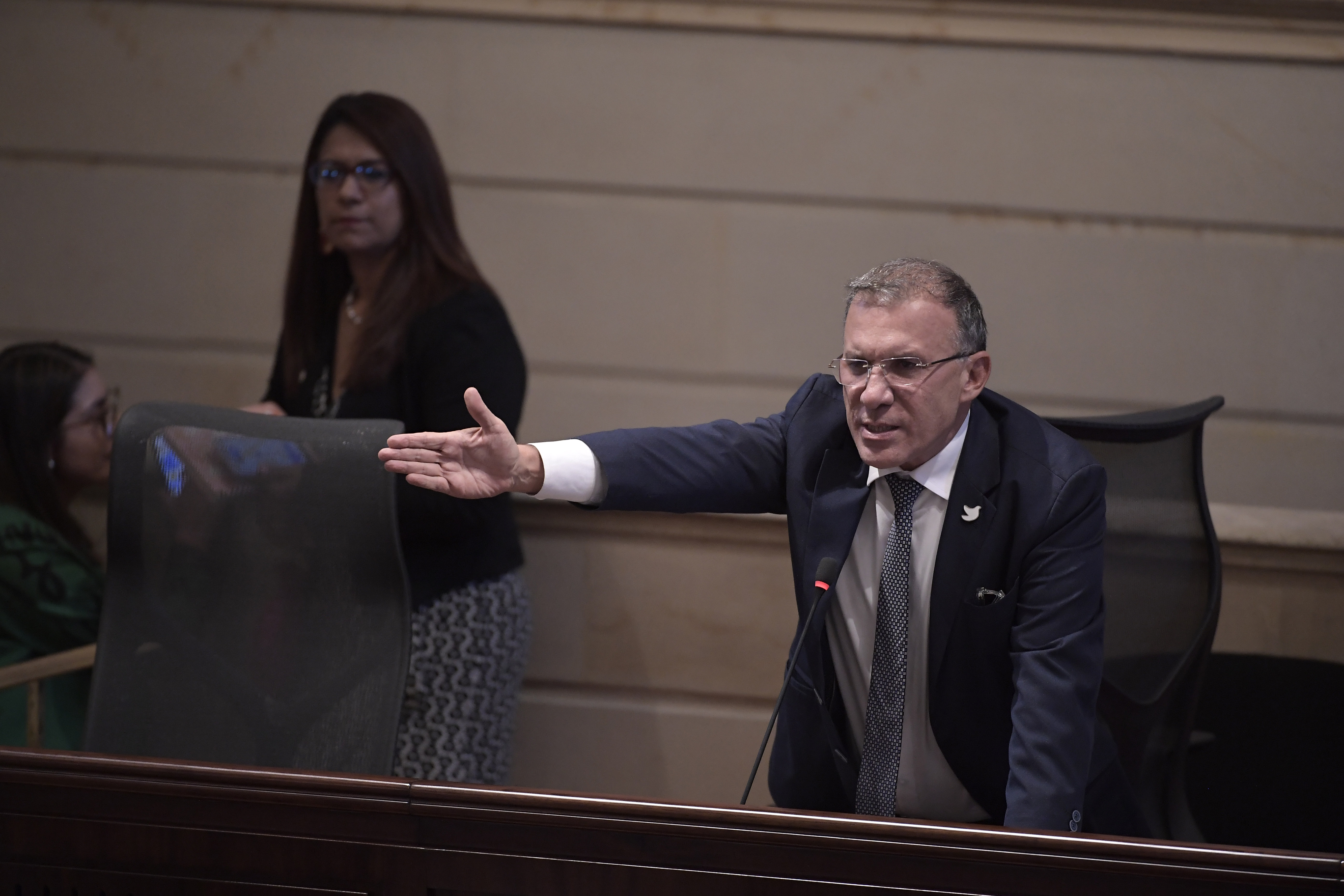 “No construye soluciones”: Barreras sobre discutir reformas en las calles