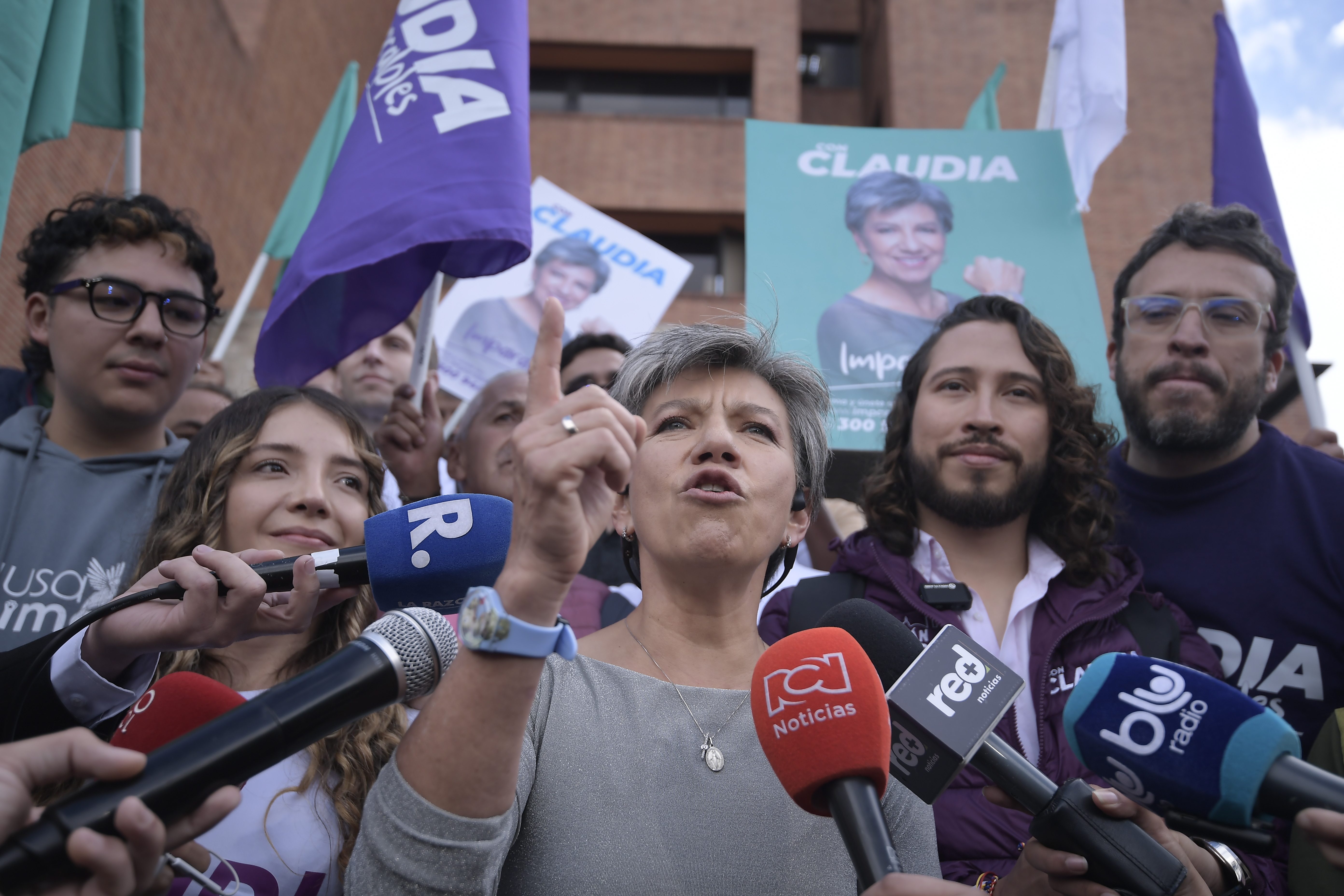 Claudia López obtuvo la victoria en la Consulta de las Soluciones: este es su perfil
