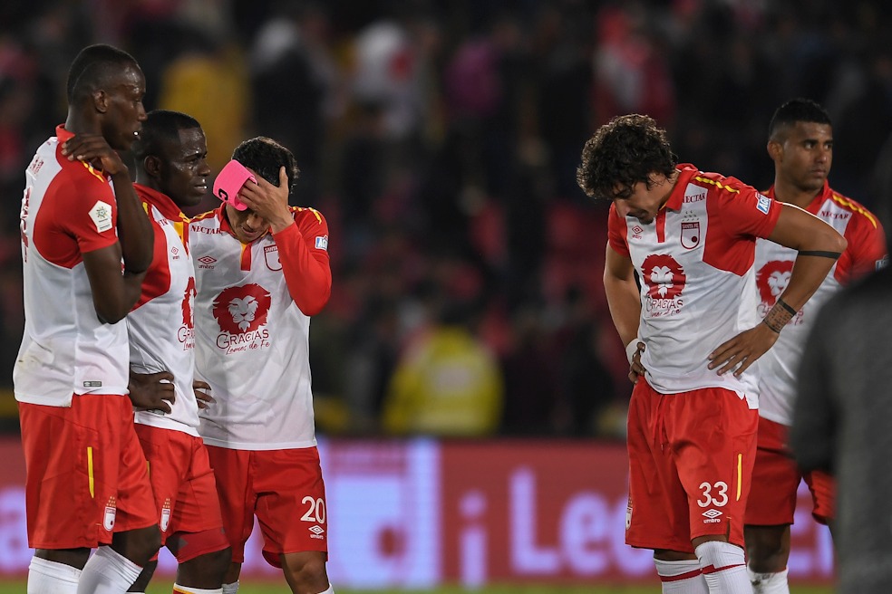 Se hunde Santa Fe: cayó 1-0 ante Medellín con un penal inexistente