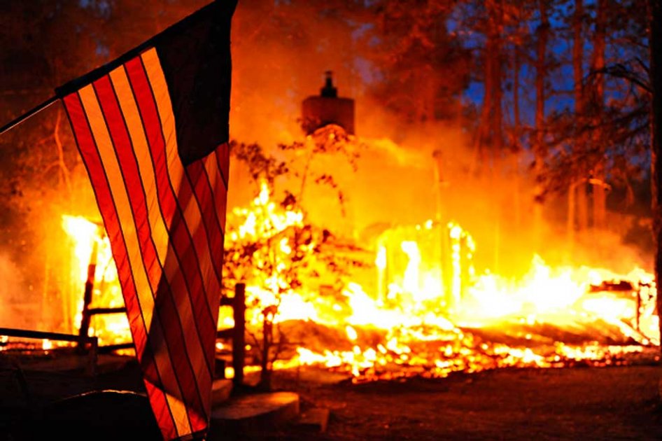 Colorado, en EE.UU., lucha contra el incendio más destructivo de la historia del estado
