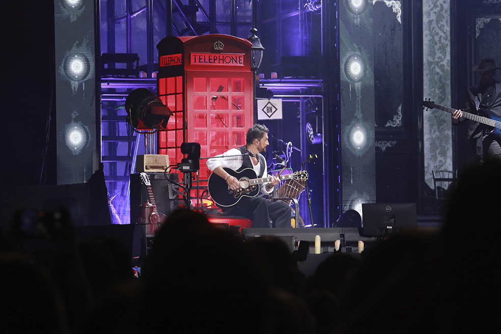 Ricardo arjona en Bogota Gira Blanco y Negro Ricardo Arjona