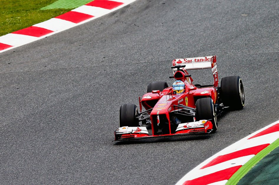 Fernando Alonso logra el mejor tiempo en Barcelona