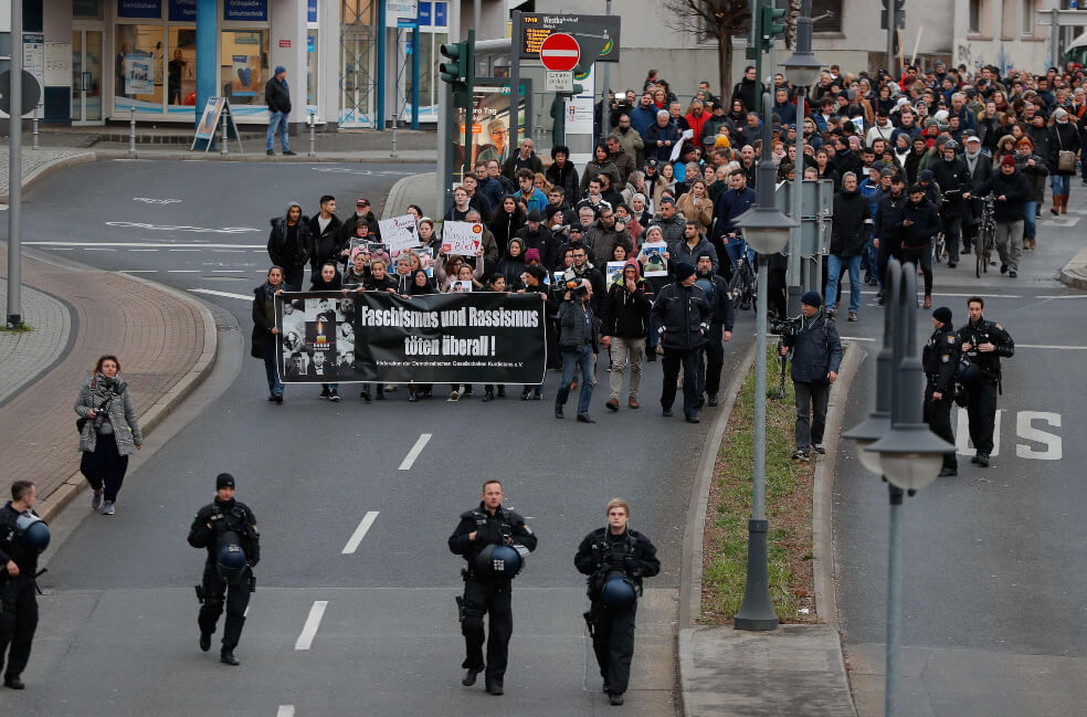 Alemania en alerta tras ataques: así se mueven supremacistas en internet