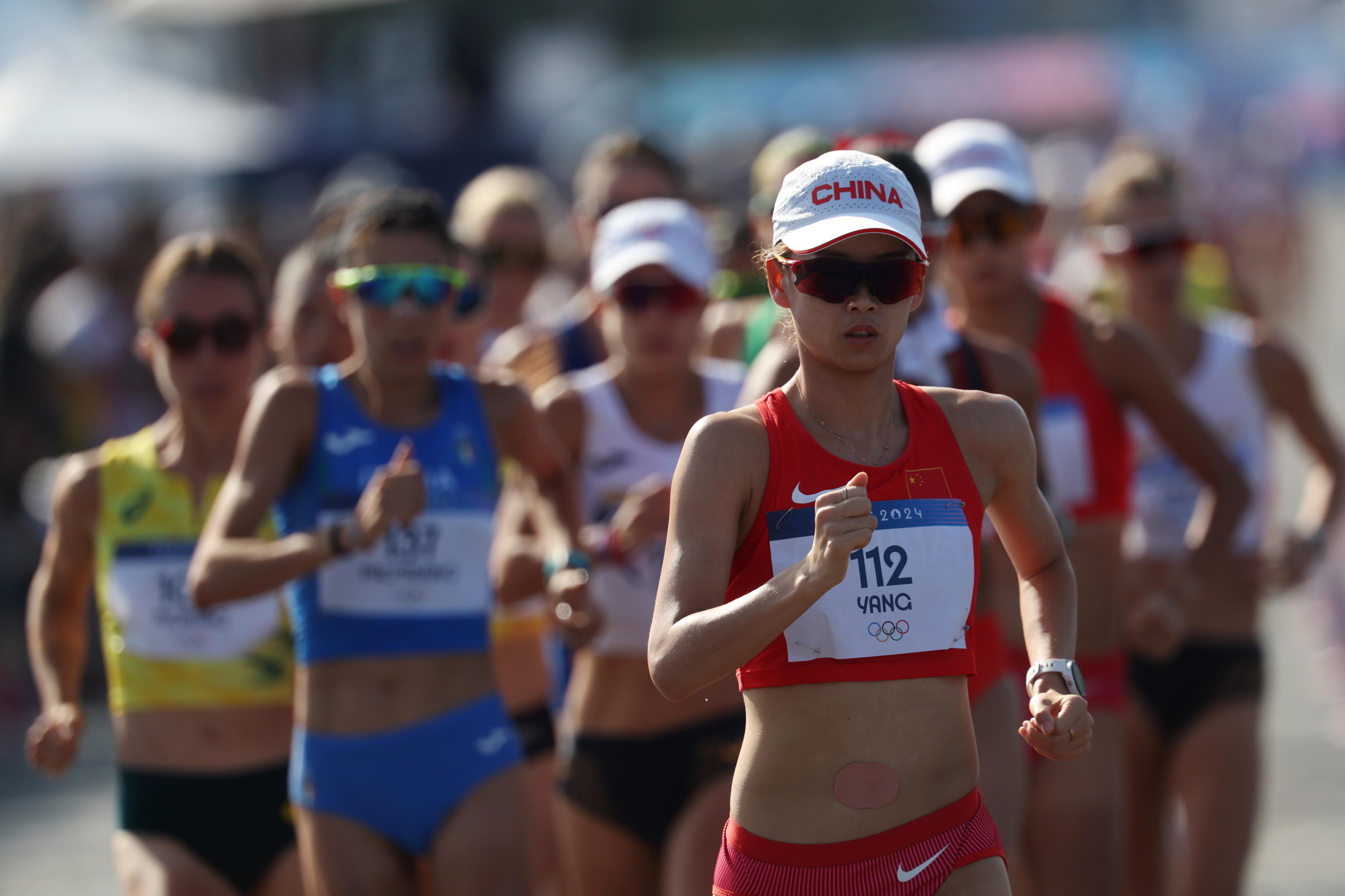 Saint-denis (France), 31/07/2024.- Yang Jiayu of China competes in the Women's 20KM Race Walk Final of the Athletics competitions in the Paris 2024 Olympic Games, at the Stade de France stadium in Saint Denis, France, 01 August 2024. (marcha, Francia) EFE/EPA/MOHAMMED BADRA