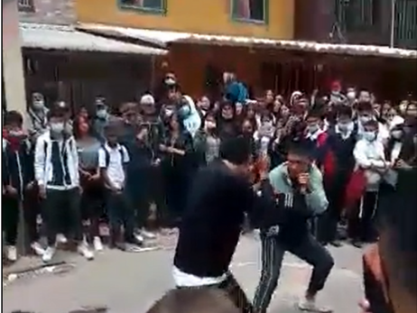 10 heridos tras riña de estudiantes fuera de colegio distrital en Kennedy