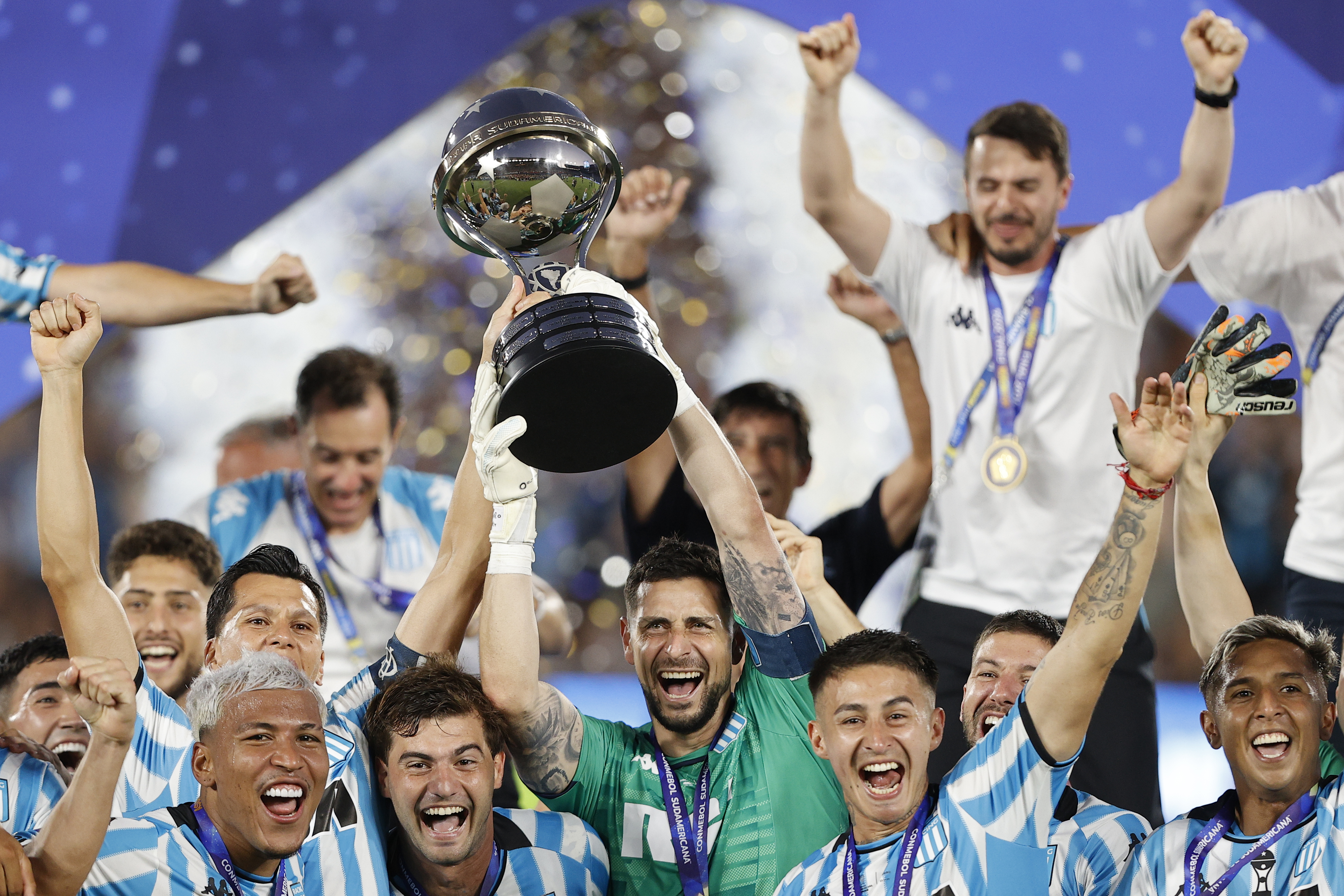 Racing se une a la lista de campeones de Sudamericana; Santa Fe, único colombiano