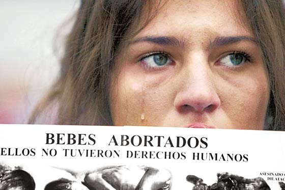 Anulan decretos que reglamentaron interrupción voluntaria del embarazo