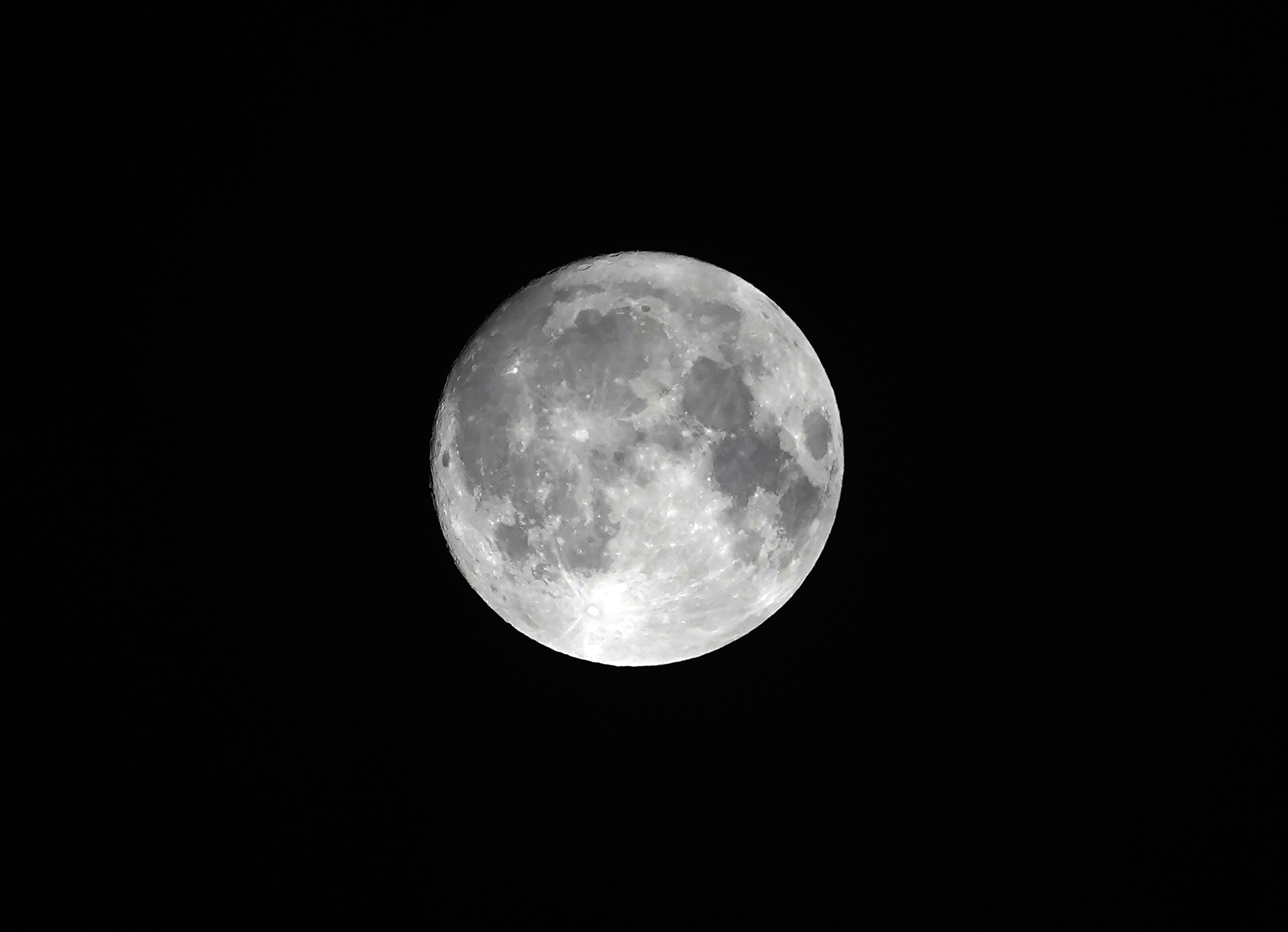 Este lunes, 19 de agosto, podrá empezar a ver la “superluna” azul
