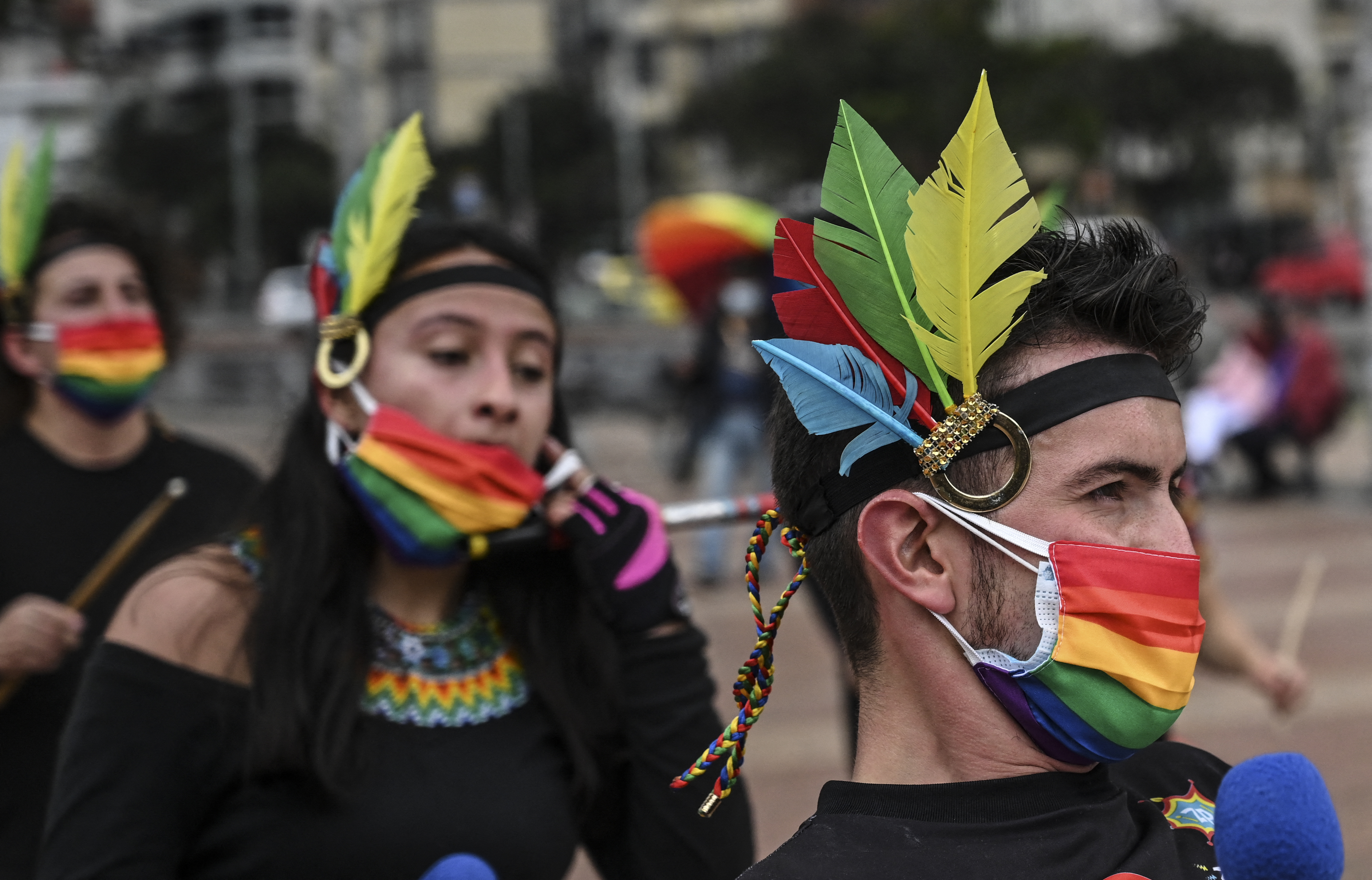 En Colombia, algunos marcharon y bailaron en las calles de Bogotá para conmemorar el día Internacional del Orgullo