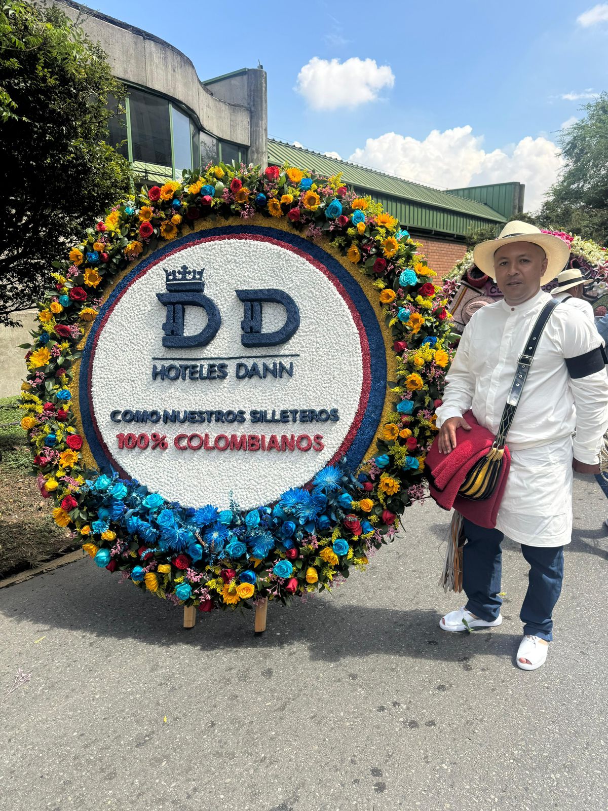 Hoteles Dann: tradición, familia y color en la Feria de las Flores 2025