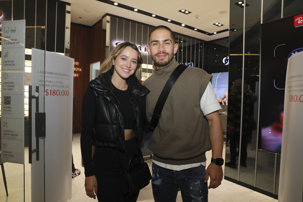 Michelle Olvera y Kevin Bury
