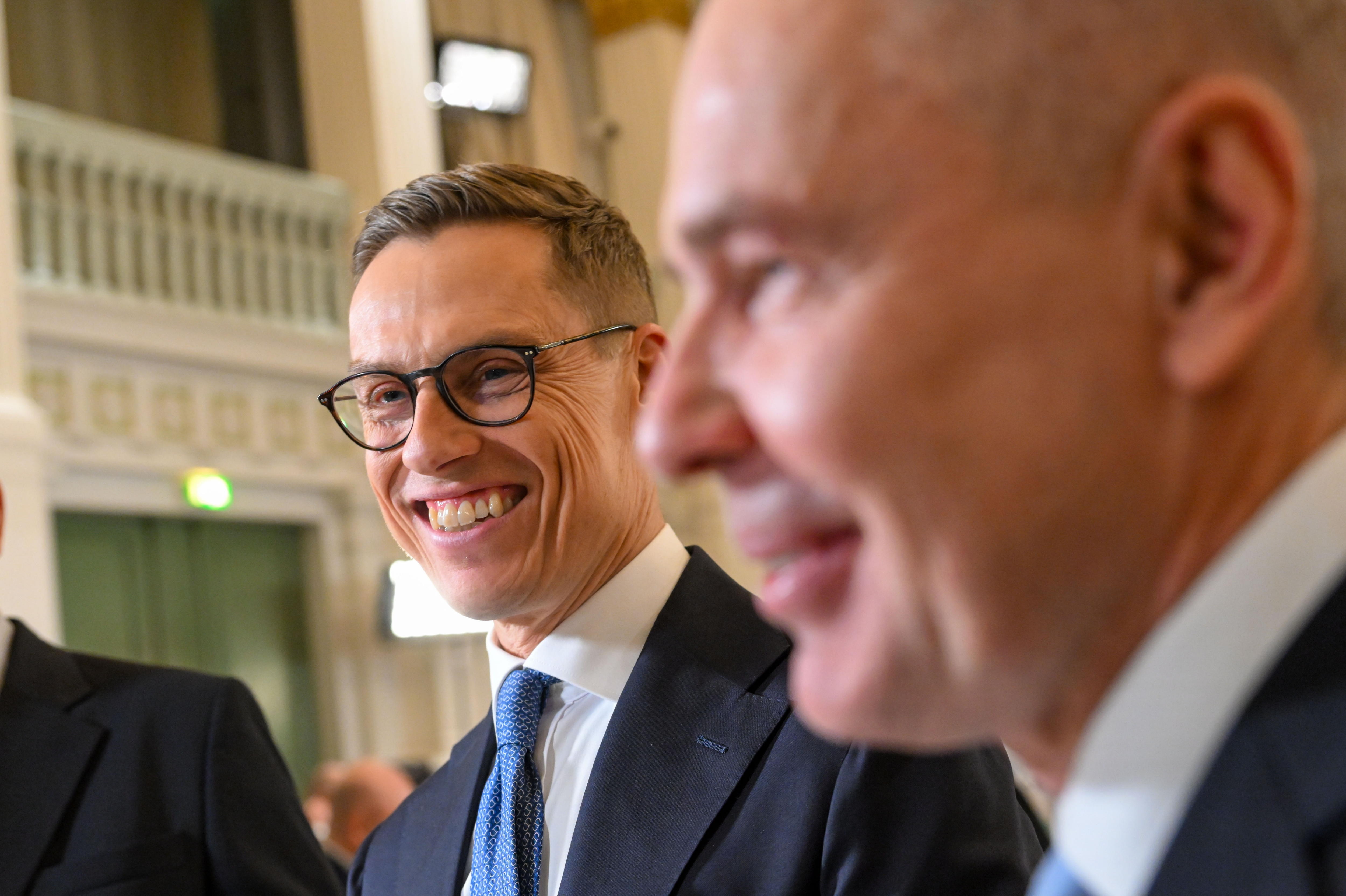 El conservador Alexander Stubb gana por la mínima las presidenciales en Finlandia