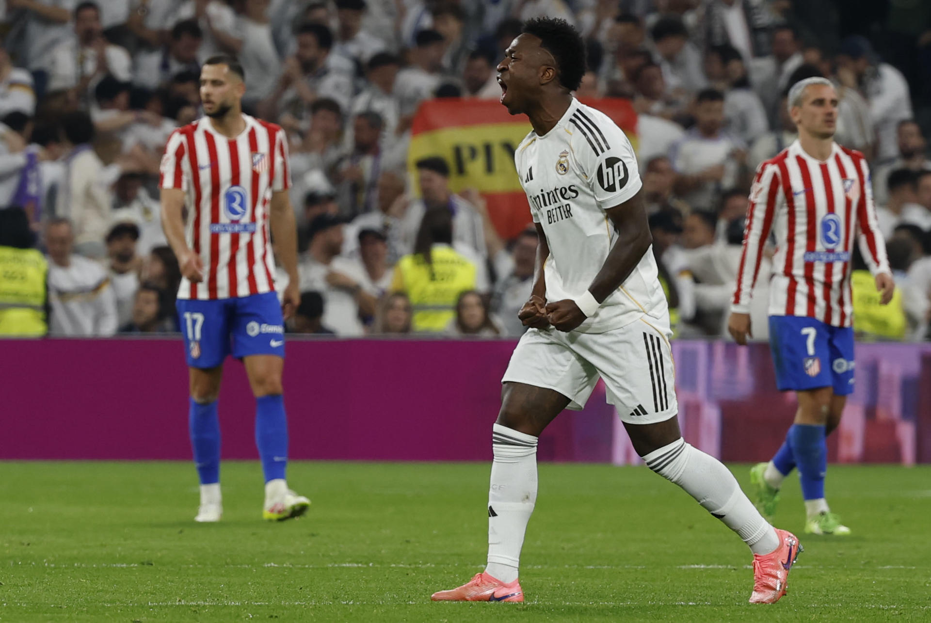 Real Madrid venció al Atlético en el derbi y se mantiene en la pelea por LaLiga