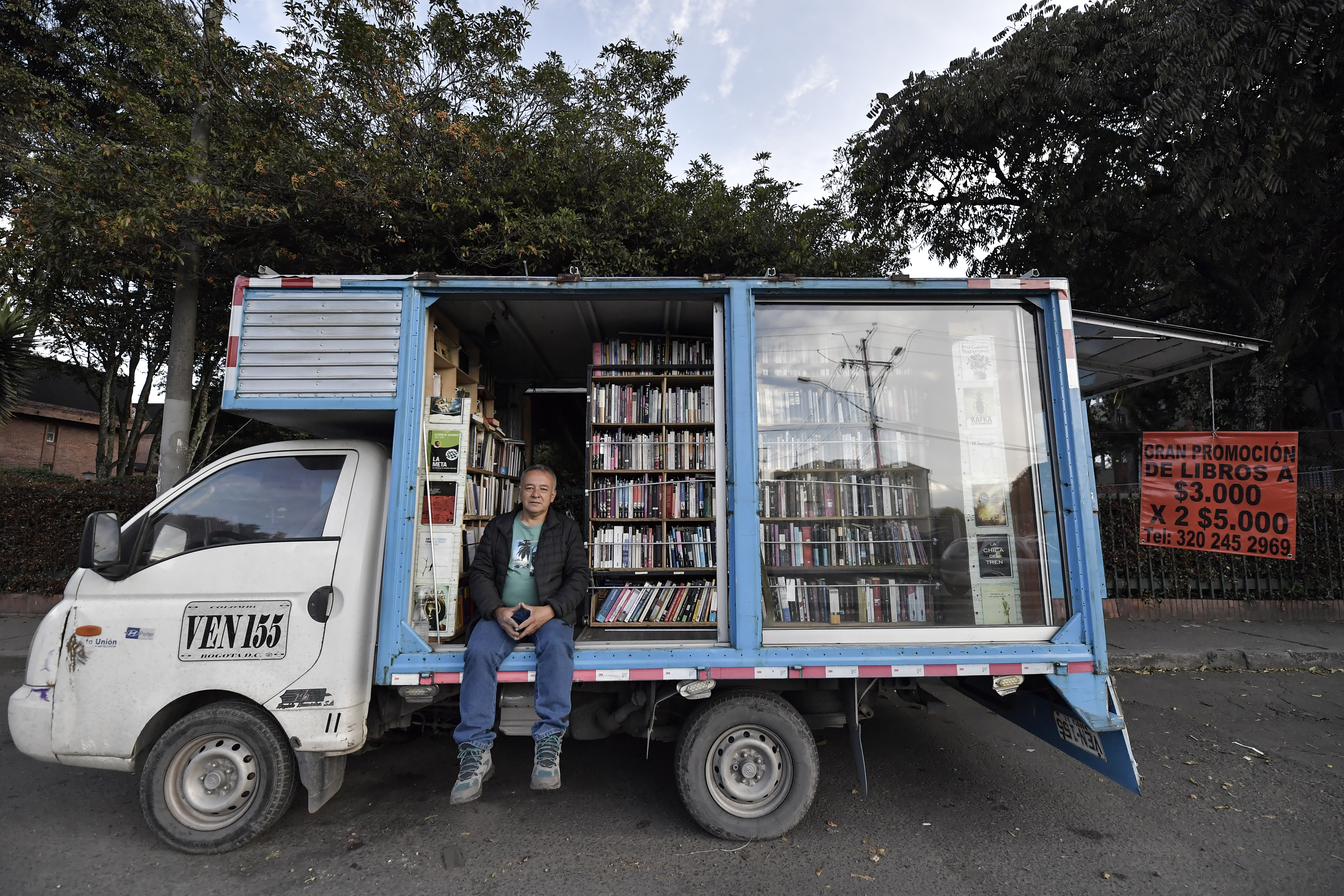 Todos los libros de la Librería móvil están registrados en una base de datos que creó Ómar Castellanos.