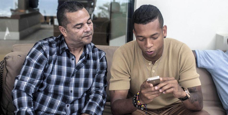 “Al balón pequeño y pesado de microfútbol le debe su potencia” papá de Guarín