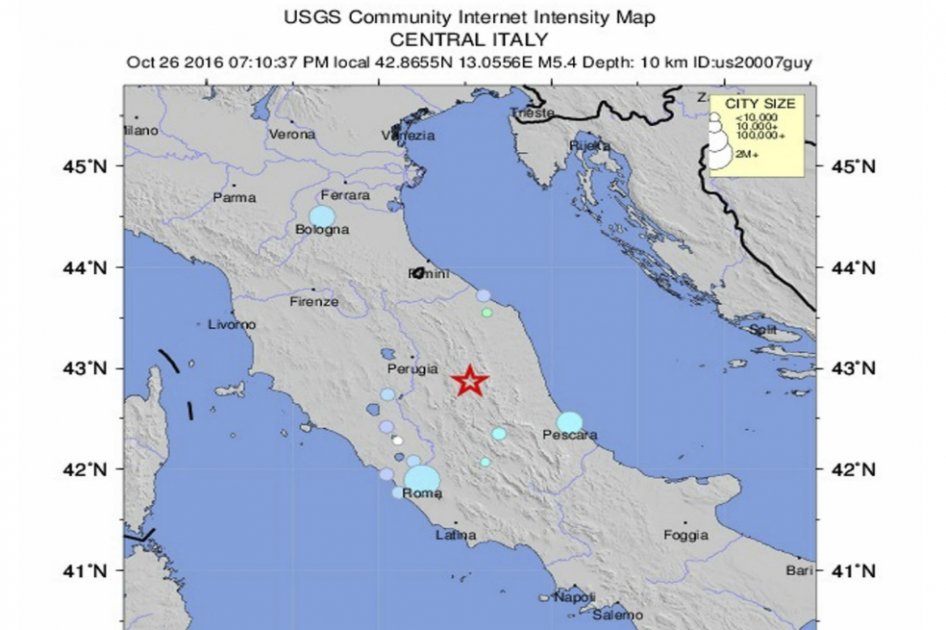 Van dos heridos tras sismo en Italia