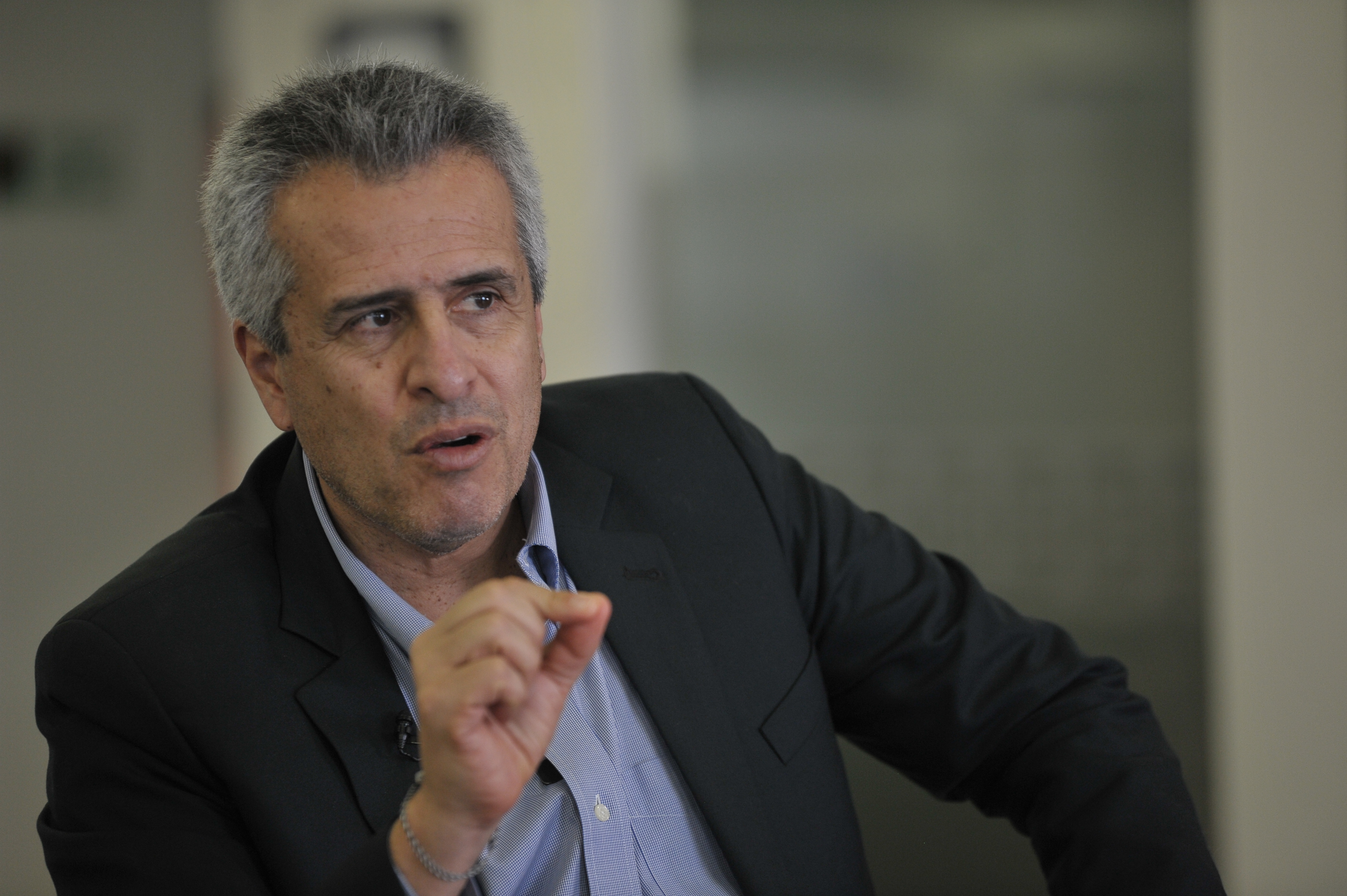 Luis Fernando Velasco, ministro del Interior, aseguró que “lo peor que le puede pasar a este país es que generemos un bloqueo institucional”.