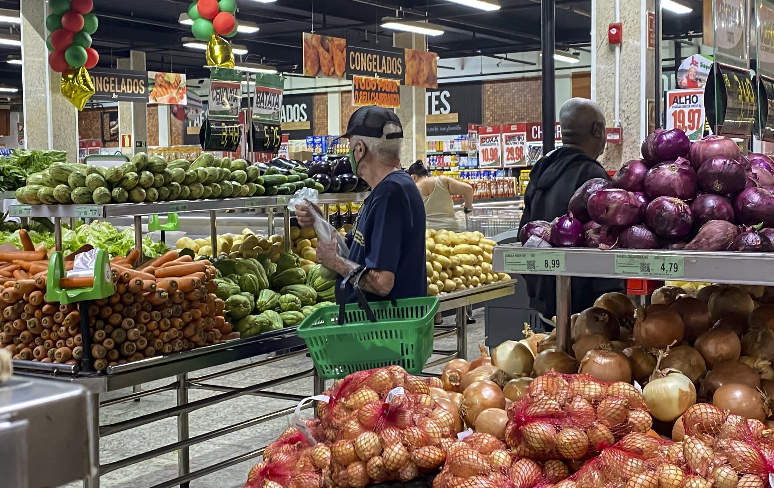 Economía de Brasil, una manzana envenenada para el próximo presidente