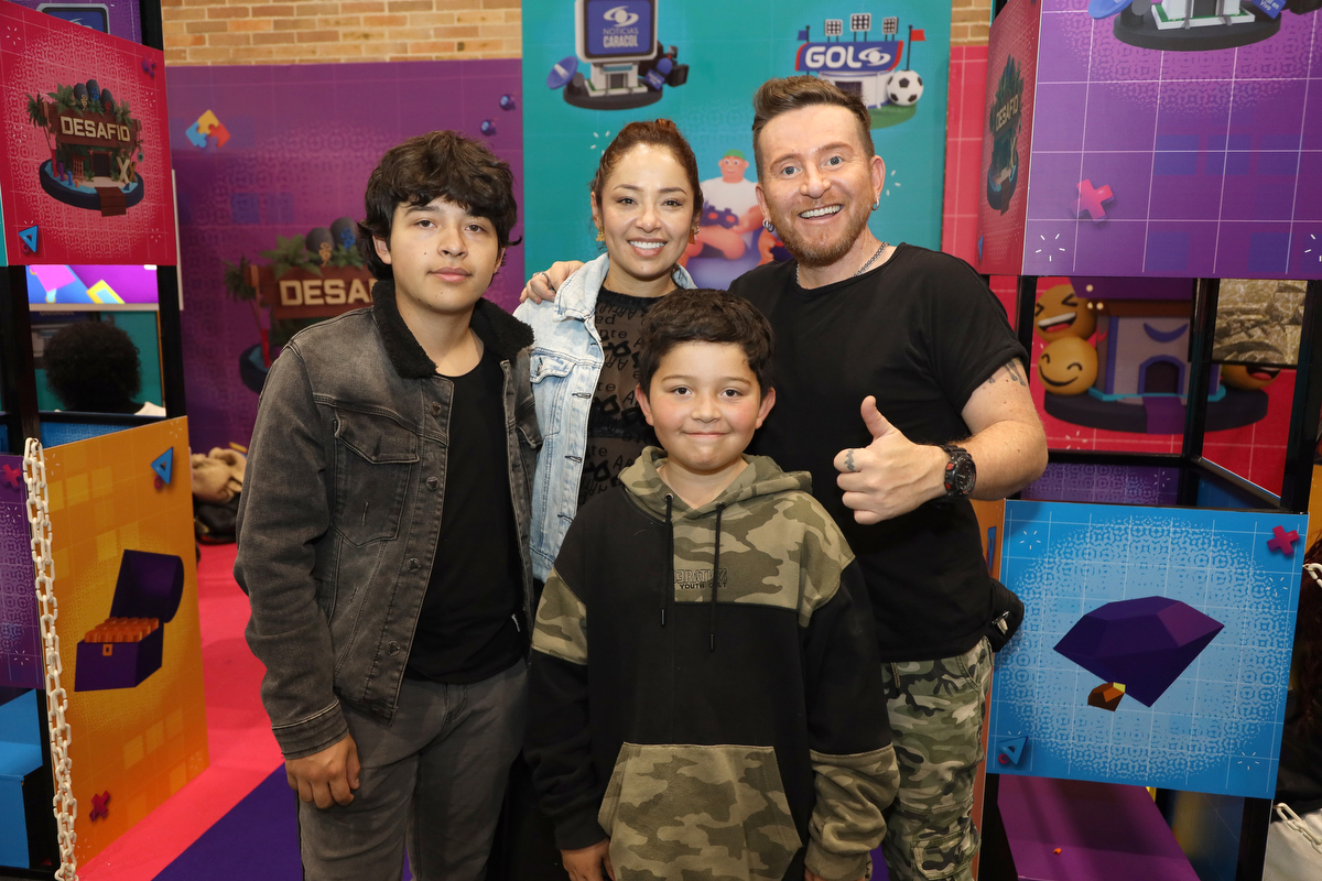 Nicolás Núñez, Alejandra Rodríguez, Martín Núñez y Chester