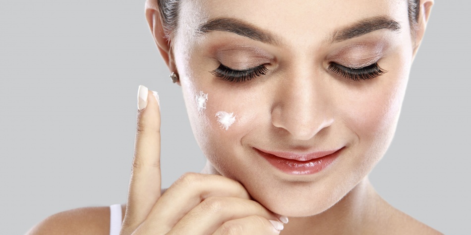 ¿Por qué es importante el uso de cremas faciales?