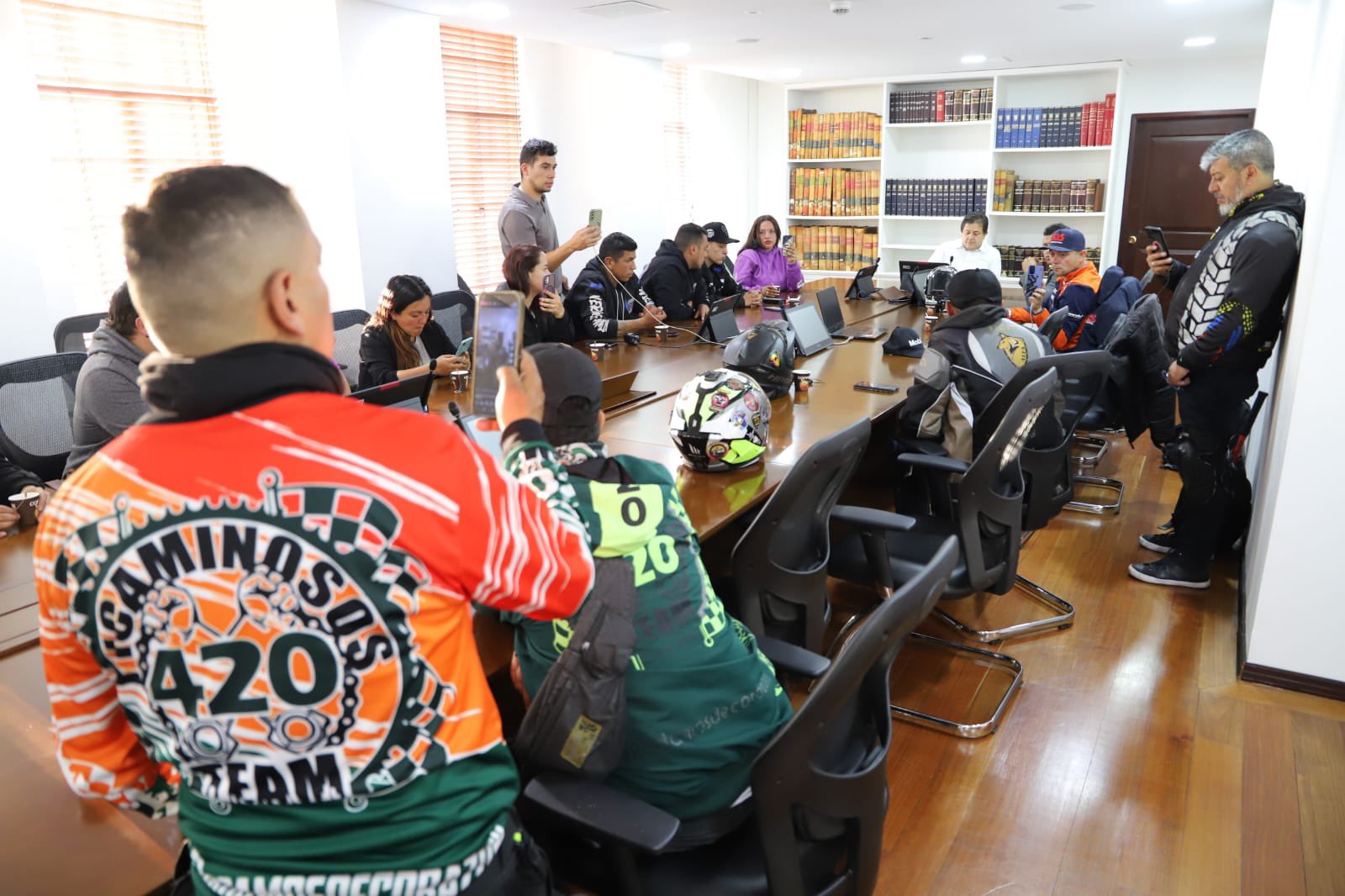 Finalizó diálogo entre Personería de Bogotá y moteros ¿En qué quedaron?