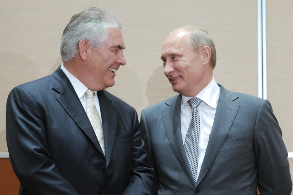 Rex Tillerson em compañóa del presidente ruso Vladimir Putin.